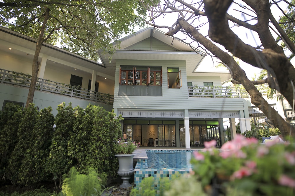 The Raweekanlaya Hotel Bangkok in BANGKOK