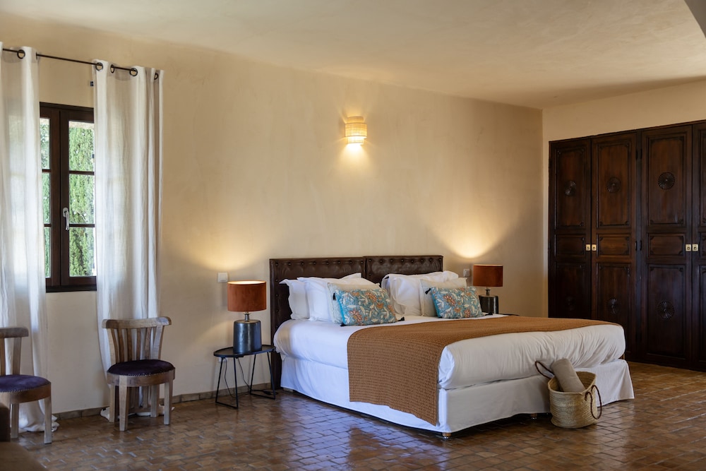 Hotel Case Latine 5/50