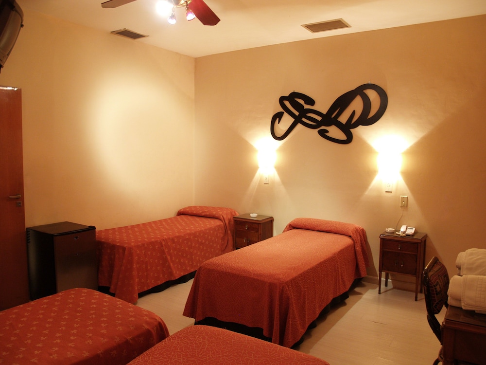 Hotel El Cabildo 42/52