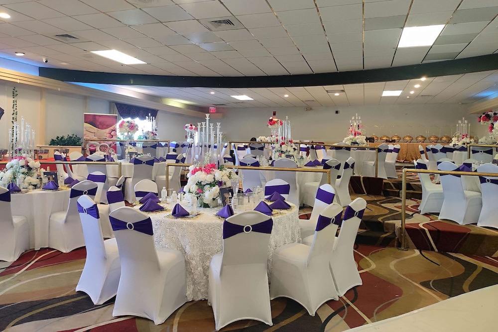 Travelodge by Wyndham Indianapolis Speedway 33/50