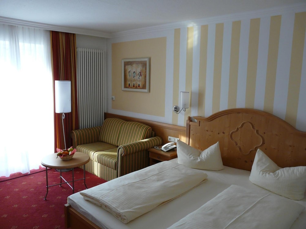 Hotel Roter Hahn Bed and Breakfast 9/44