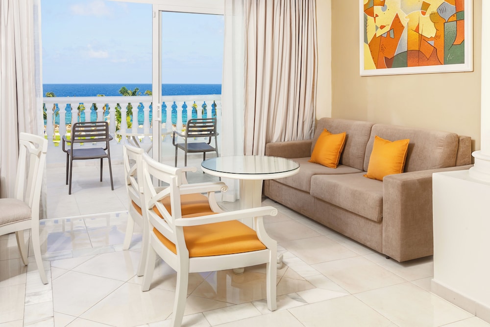 Bahia Principe Escape Runaway Bay 45/70