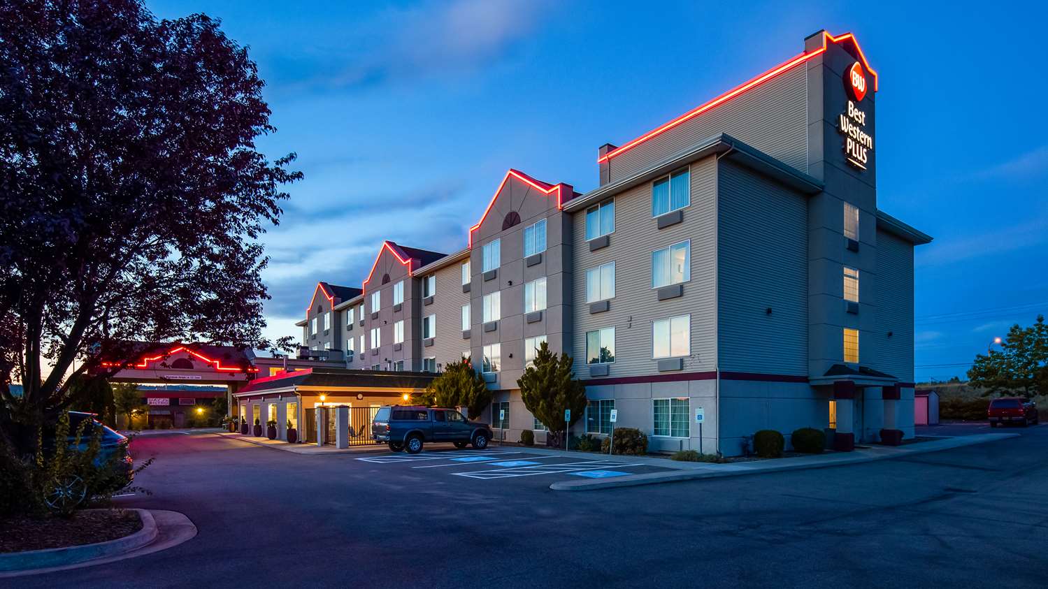 Best Western Plus Liberty Lake Inn 50/50