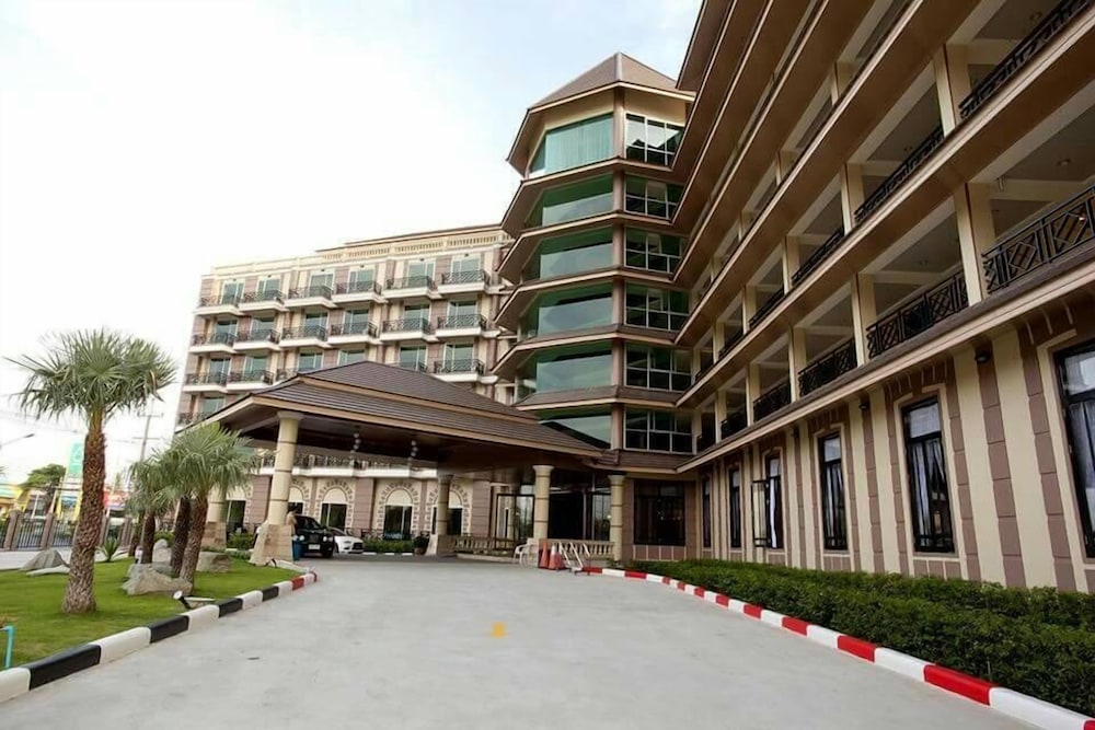 J & Y Lodge Hotel 22/24