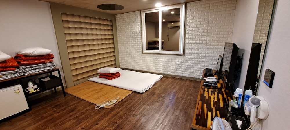 Show Motel Yangsan 16/50