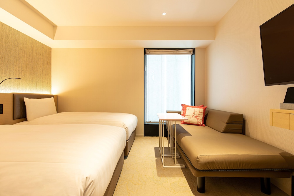 ROOM, TRIPLE