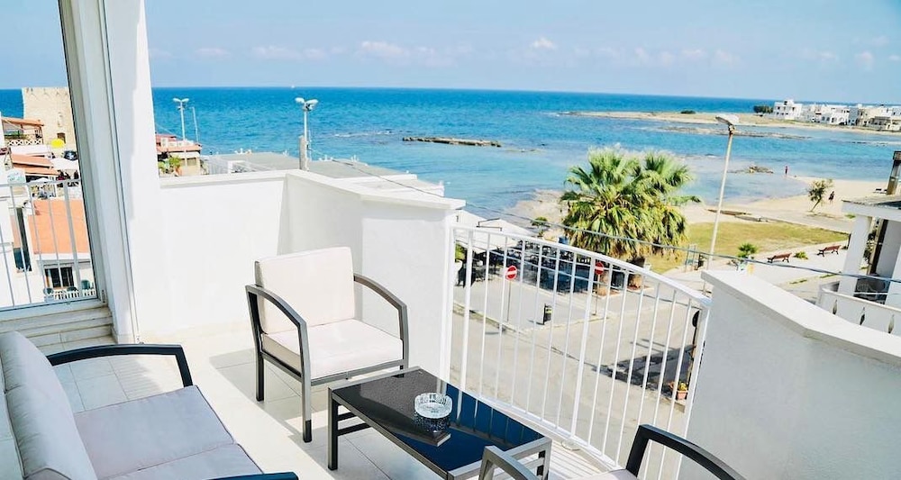 Cico Boutique Hotel 57/64