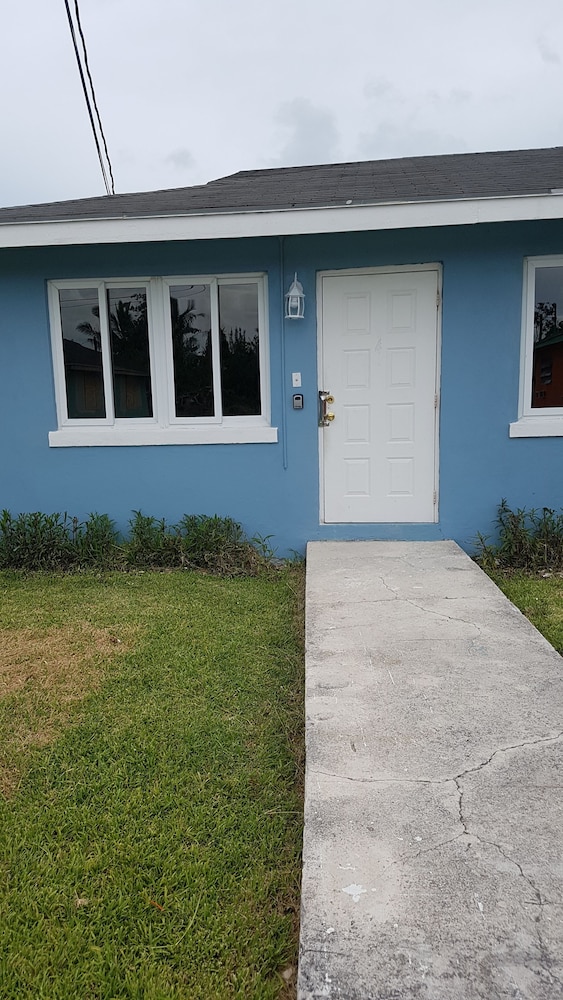 Bahama Breeze Apartments 10/13