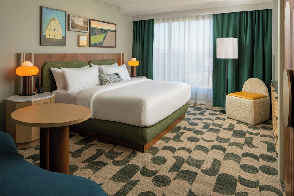 Trilogy Hotel Huntsville, Autograph Collection 10/43