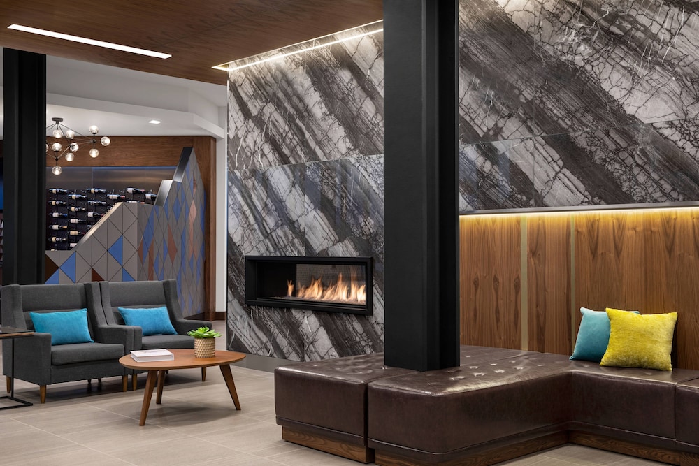 Delta Hotels By Marriott Thunder Bay 26/51