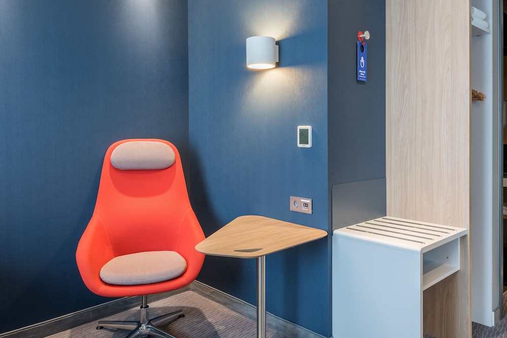HOLIDAY INN EXPRESS SIEGEN 46/79