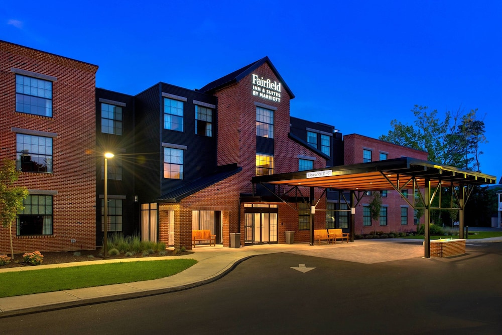 Fairfield Inn & Suites By Marriott Williamstown 5/31