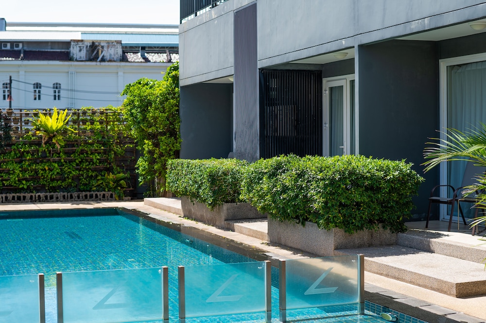 The Lantern Resorts Patong Phuket 68/71