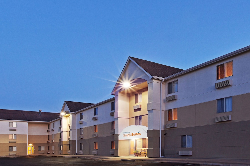 Sonesta Simply Suites Wichita Airport 1/69