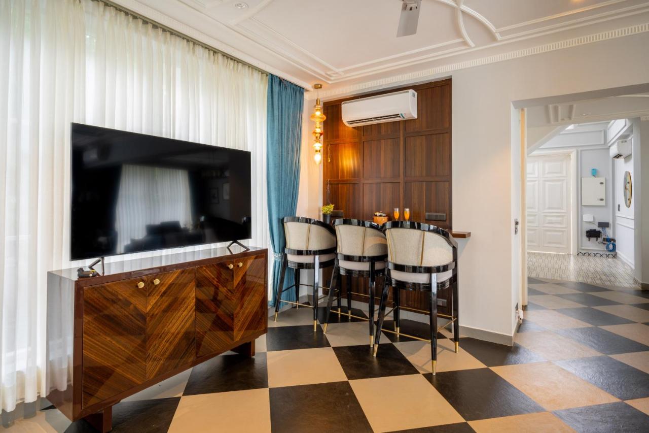 ELIVAAS Prive Suntuarios Casa Ikkebana 4 BHK With Jacuzzi, Pvt Pool and Bar 50/54