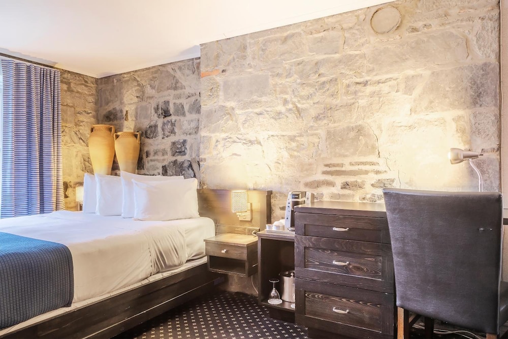 Hotel Louisbourg 30/49