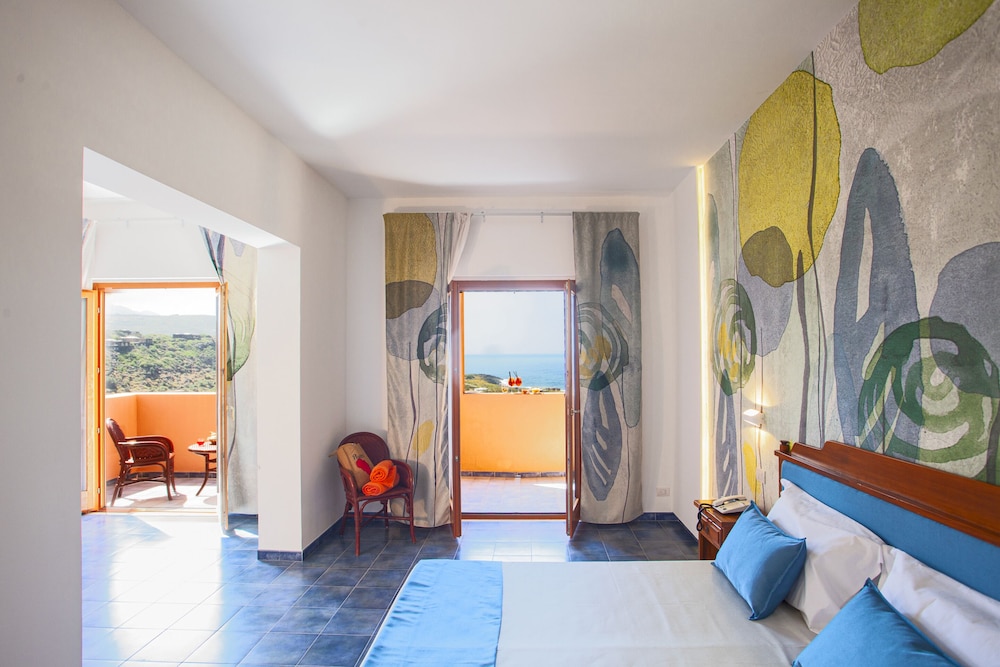 Qalea Pantelleria 7/42
