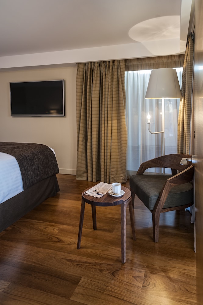 Samaria Hotel 30/37