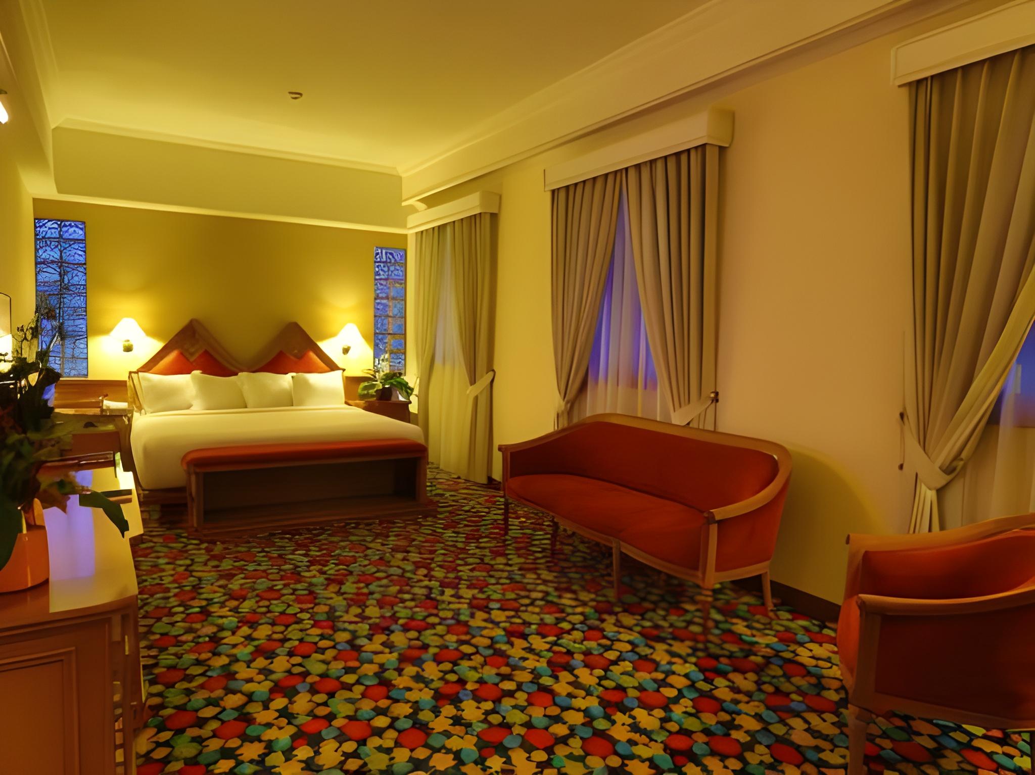 Royal Denai Hotel 12/20