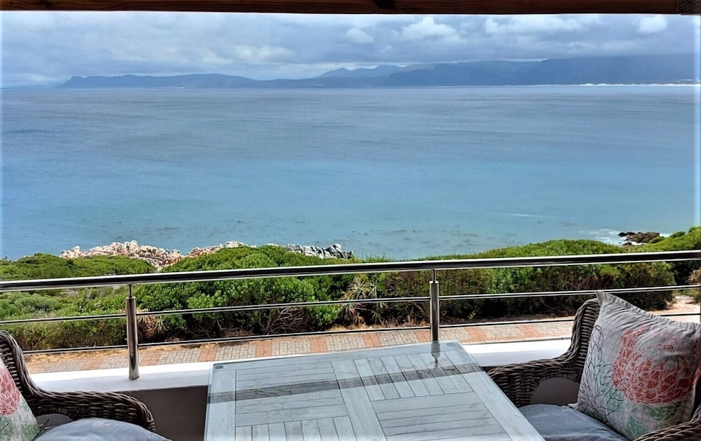 Kleinzee Oceanfront Guesthouse 33/43