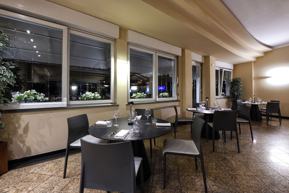 HOTEL INTERNAZIONALE 32/50
