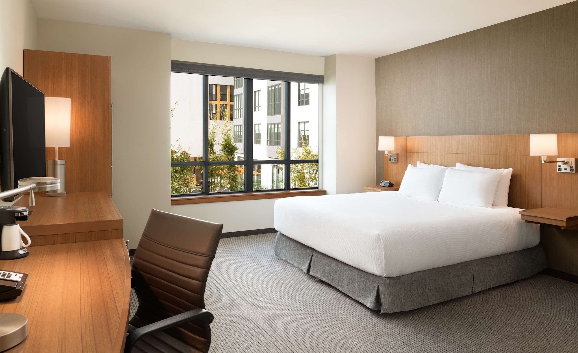 ROOM, KING BED, ACCESSIBLE