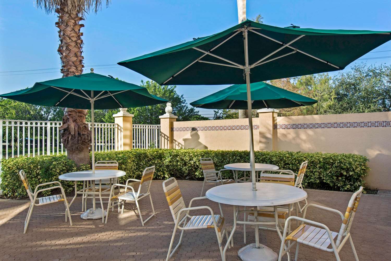 La Quinta Inn & Suites by Wyndham Sunrise 10/20