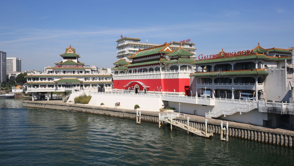HUATIAN CHINAGORA HOTEL 62/63