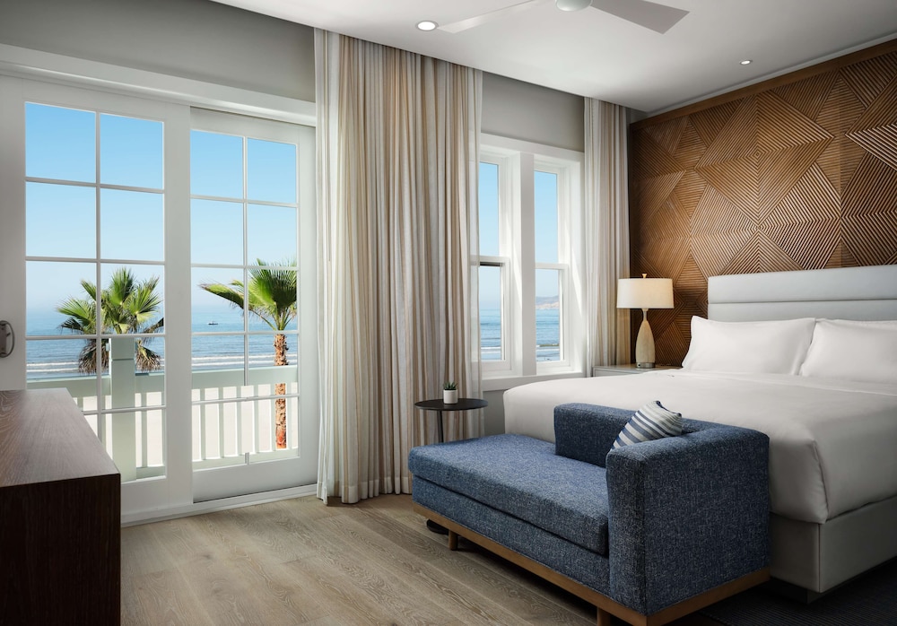 Villa, King Bed, Ocean Front, Sofa