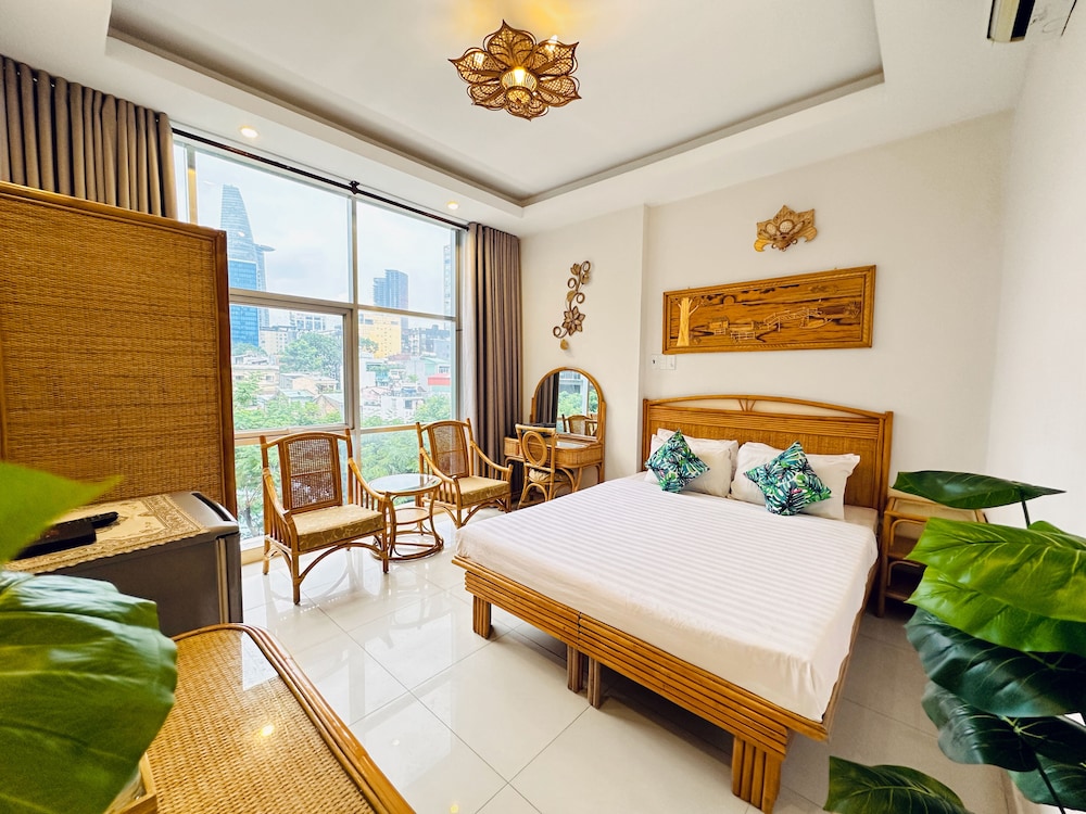 Calmette Hotel 28/50