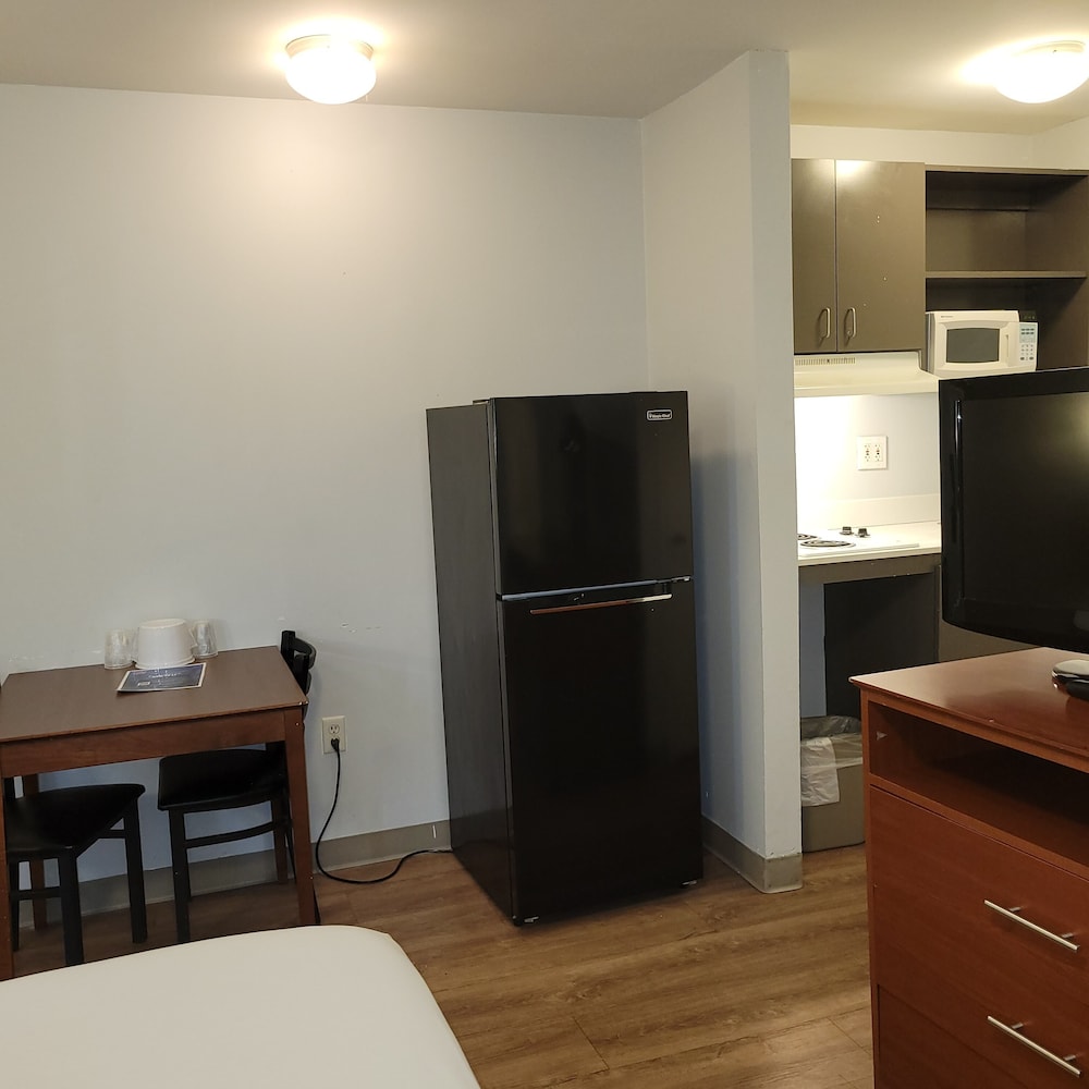 Studio 6 Extended Stay - Greensboro, NC - I-40 33/48