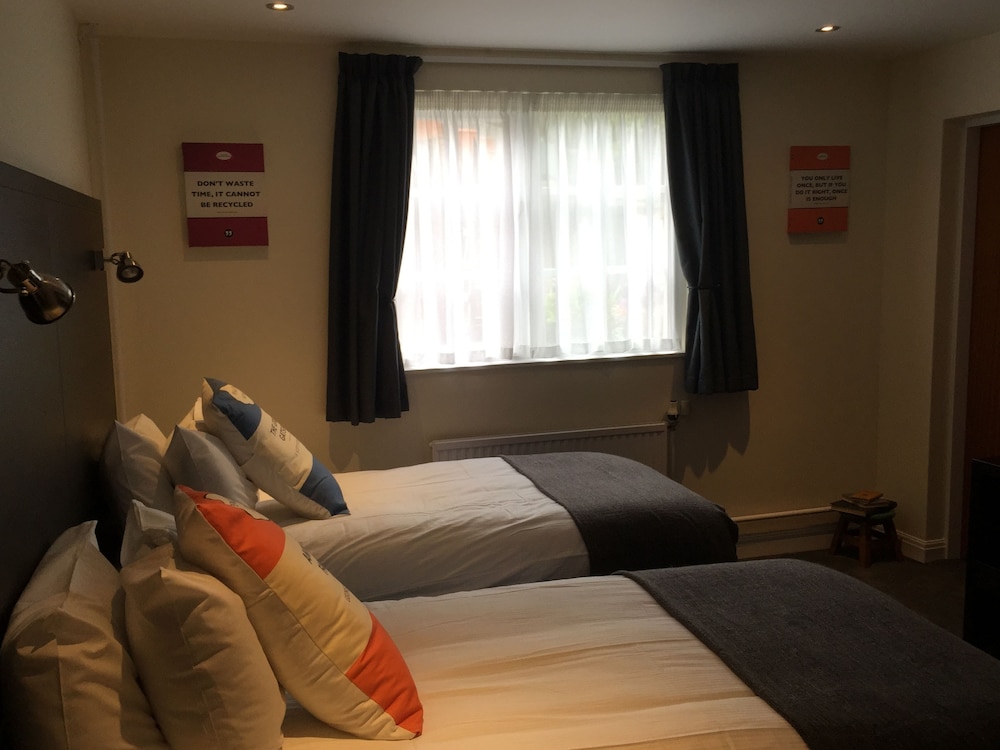 The Vicarage 21/46