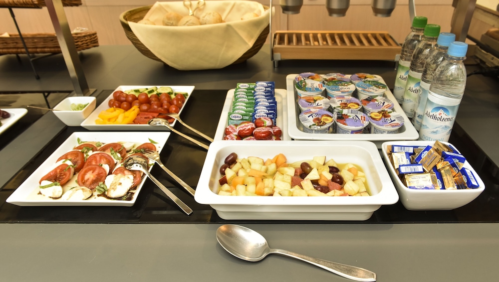City Partner Hotel Adria 49/84