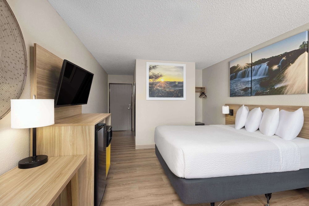 Room, Queen Bed