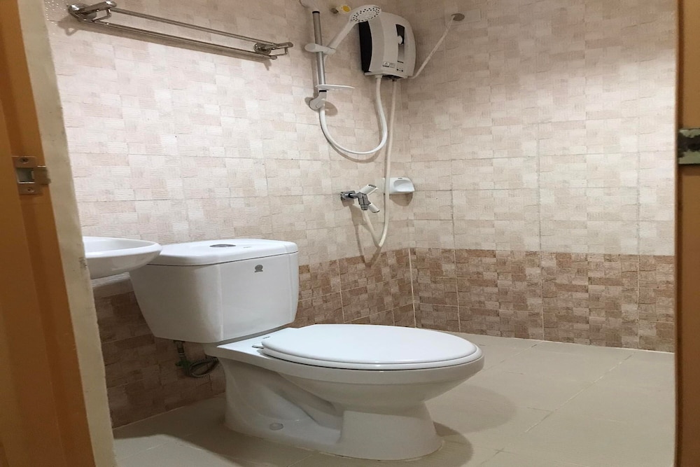I m Inn Hotel Sorsogon near SM Terminal by ZUZU 40/41