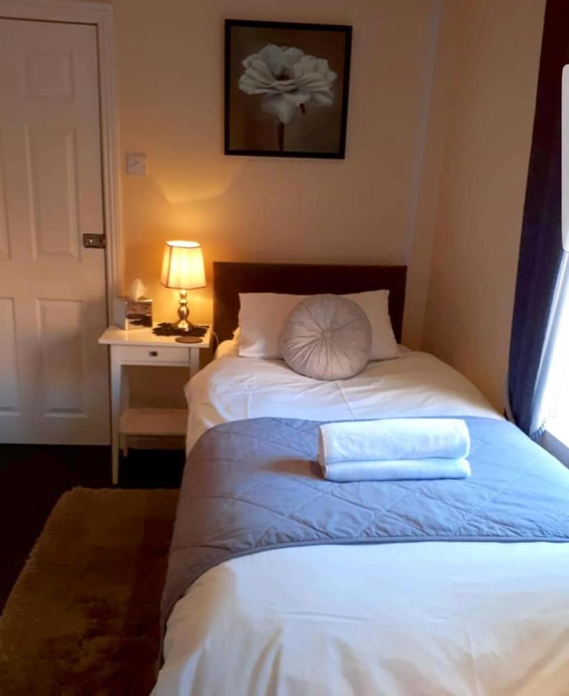Elmswood Guest House 4/48