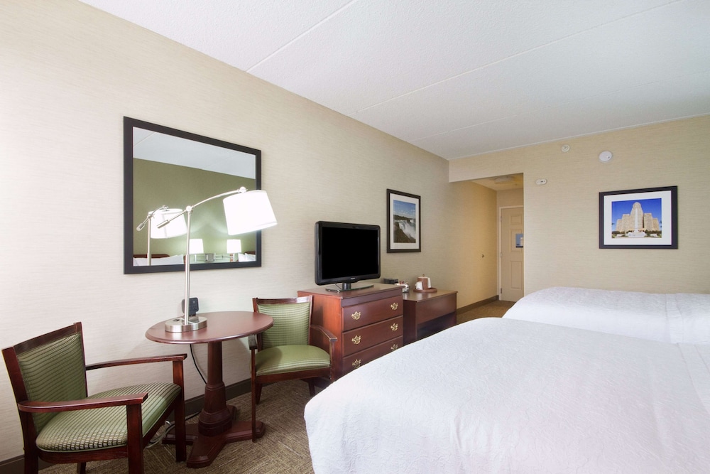 Hampton Inn Buffalo South I 90 19/51