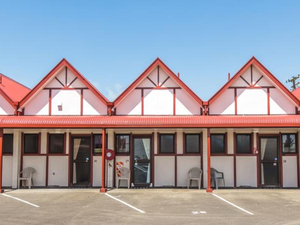BURWOOD MANOR MOTEL 4/50