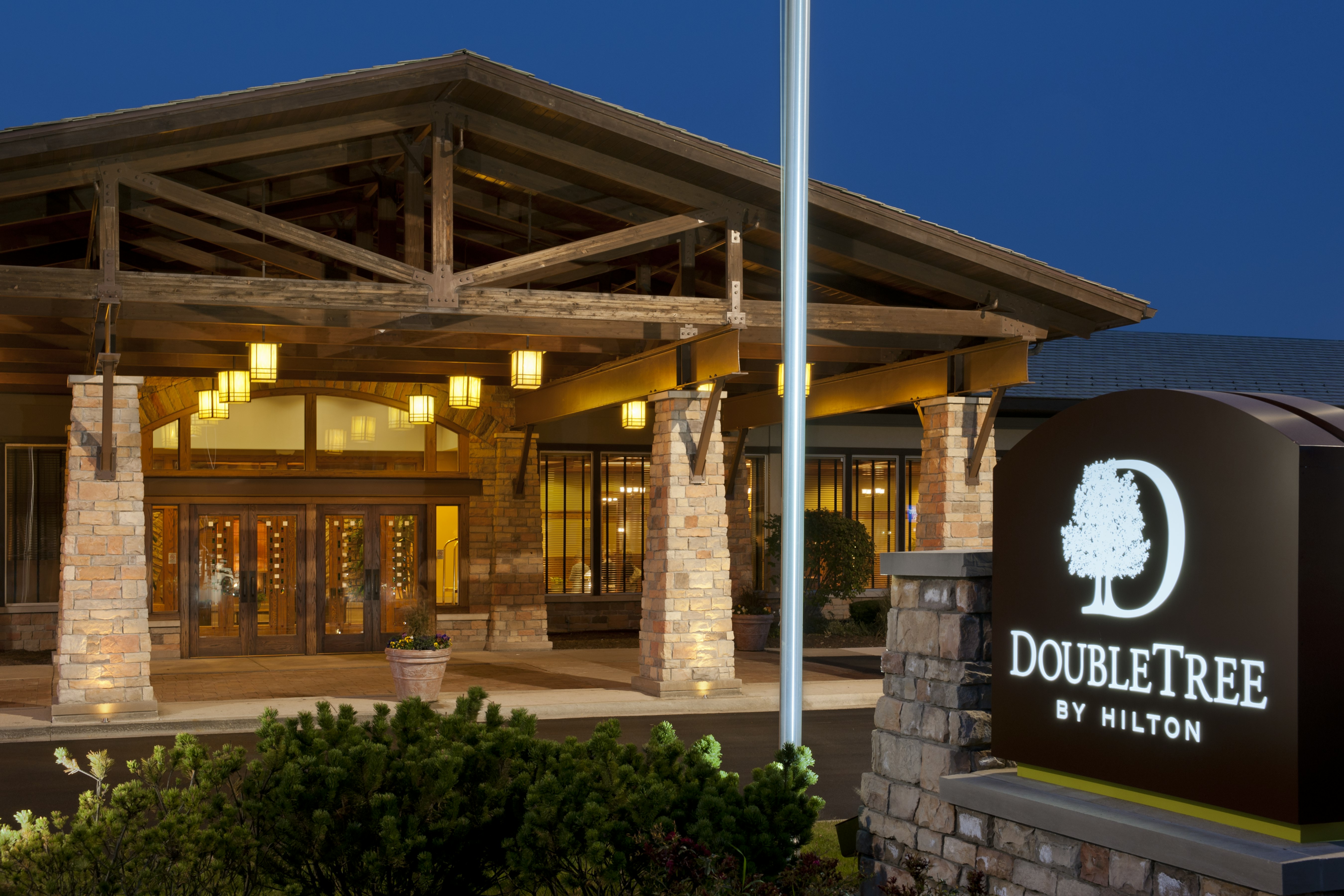 DoubleTree by Hilton Hotel Libertyville - Mundelein in MUNDELEIN - IL