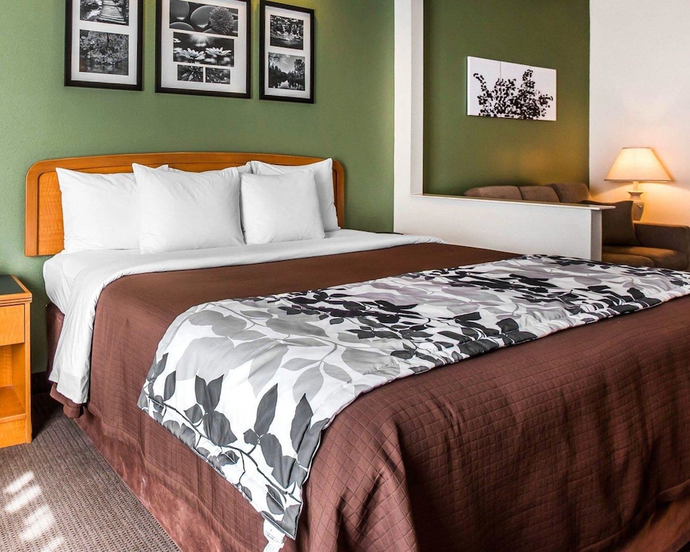 Clarion Pointe Albemarle 24/59