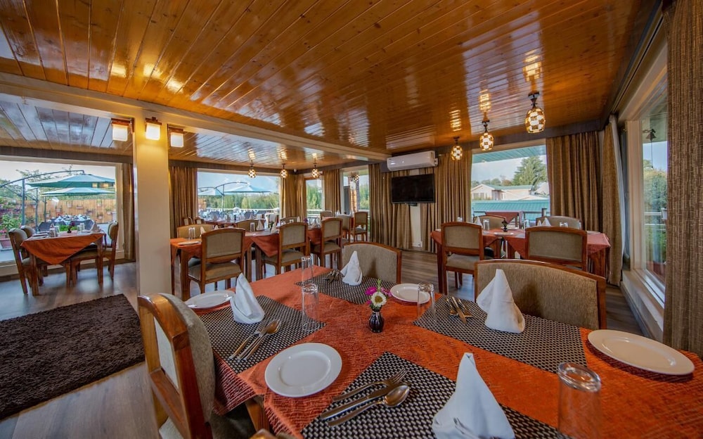 The Orchard Retreat & Spa Srinagar 38/50