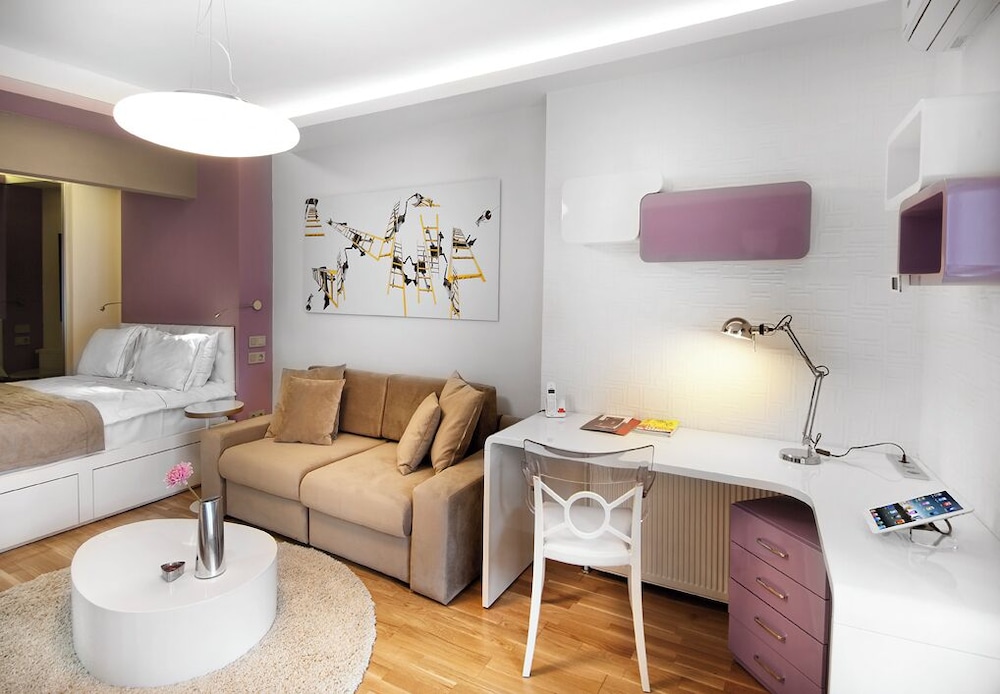 NURU ZIYA SUITES 62/82