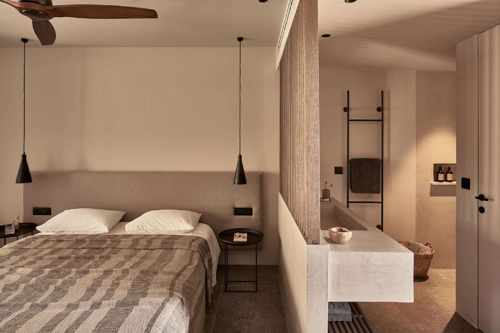 SUITE, SHARED POOL
