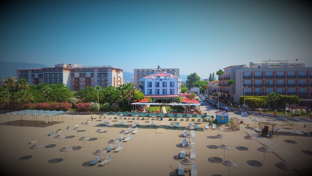 GUMULDUR MAVI DENIZ HOTEL 40/50