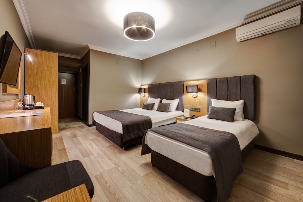 Sahil Marti Hotel 8/72