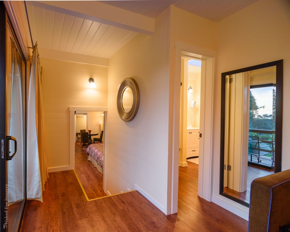 Inn at Buckhorn Cove 32/59
