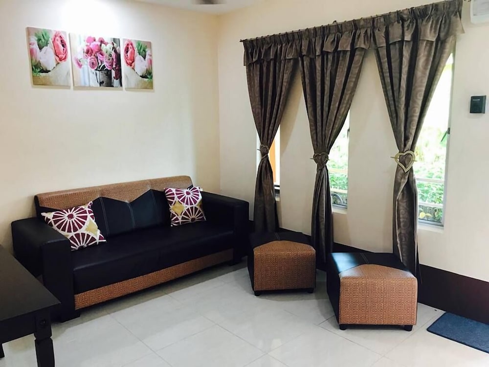 Chuu Pun Village Resort 9/75