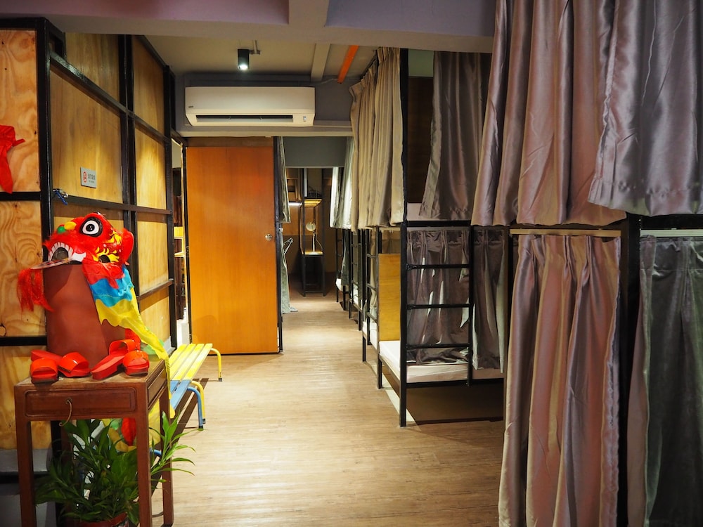 Leo Backpackers Central Market 25/44
