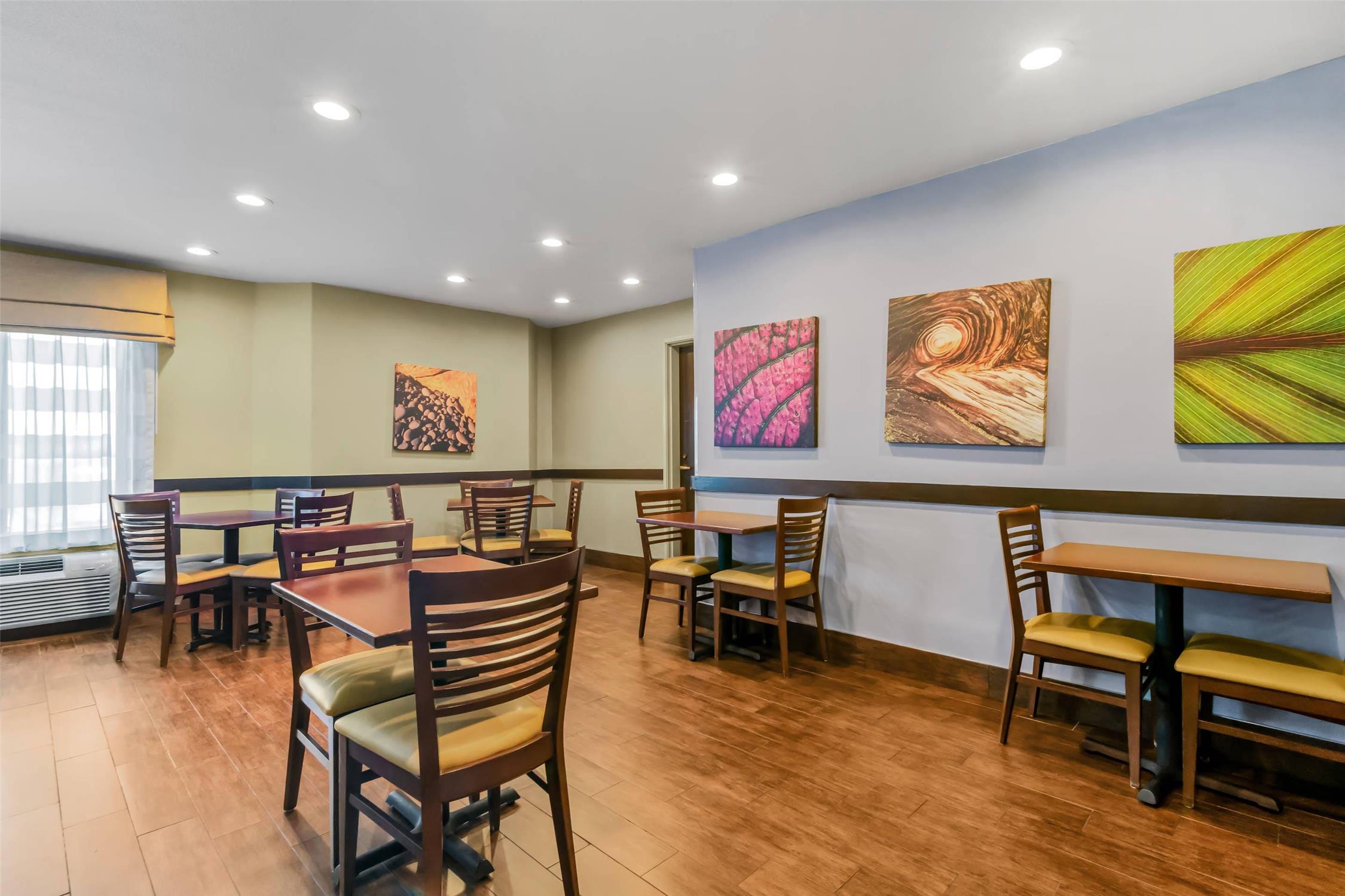 Sleep Inn Fayetteville North 17/20