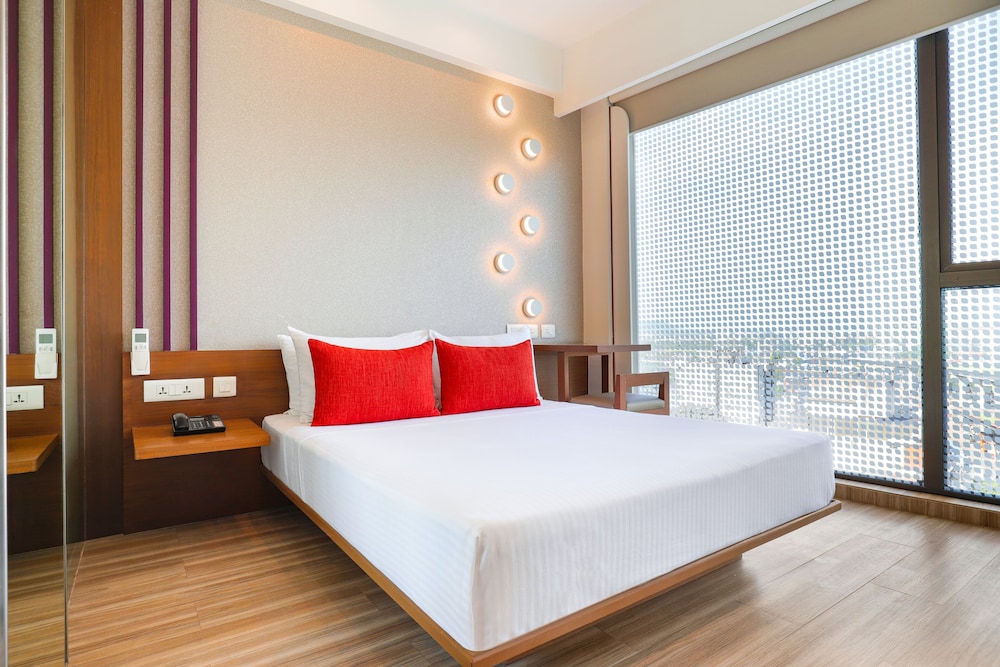 غرفة ديلوكس بسريرين منفصلين، Lemon Tree Hotel, Kalina, Mumbai 3/6